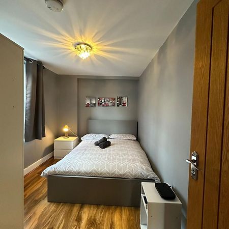 Lovely 2 Bedrooms Apartment Лондон Екстер'єр фото