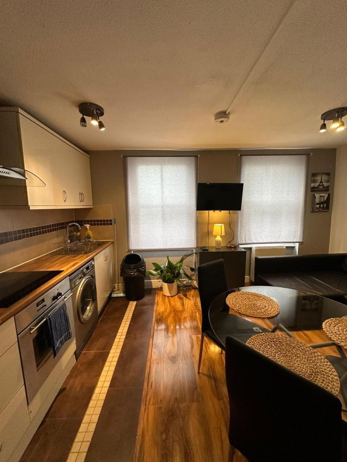 Lovely 2 Bedrooms Apartment Лондон Екстер'єр фото